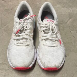 ASICS Women's White and Pink Athletic Shoes Gel Excite 8.